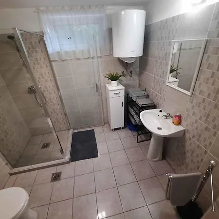 In 42694 * Балатондьёрёк